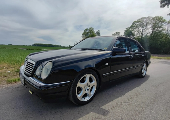 Mercedes-Benz Klasa E cena 23999 przebieg: 308147, rok produkcji 1999 z Ozorków małe 379